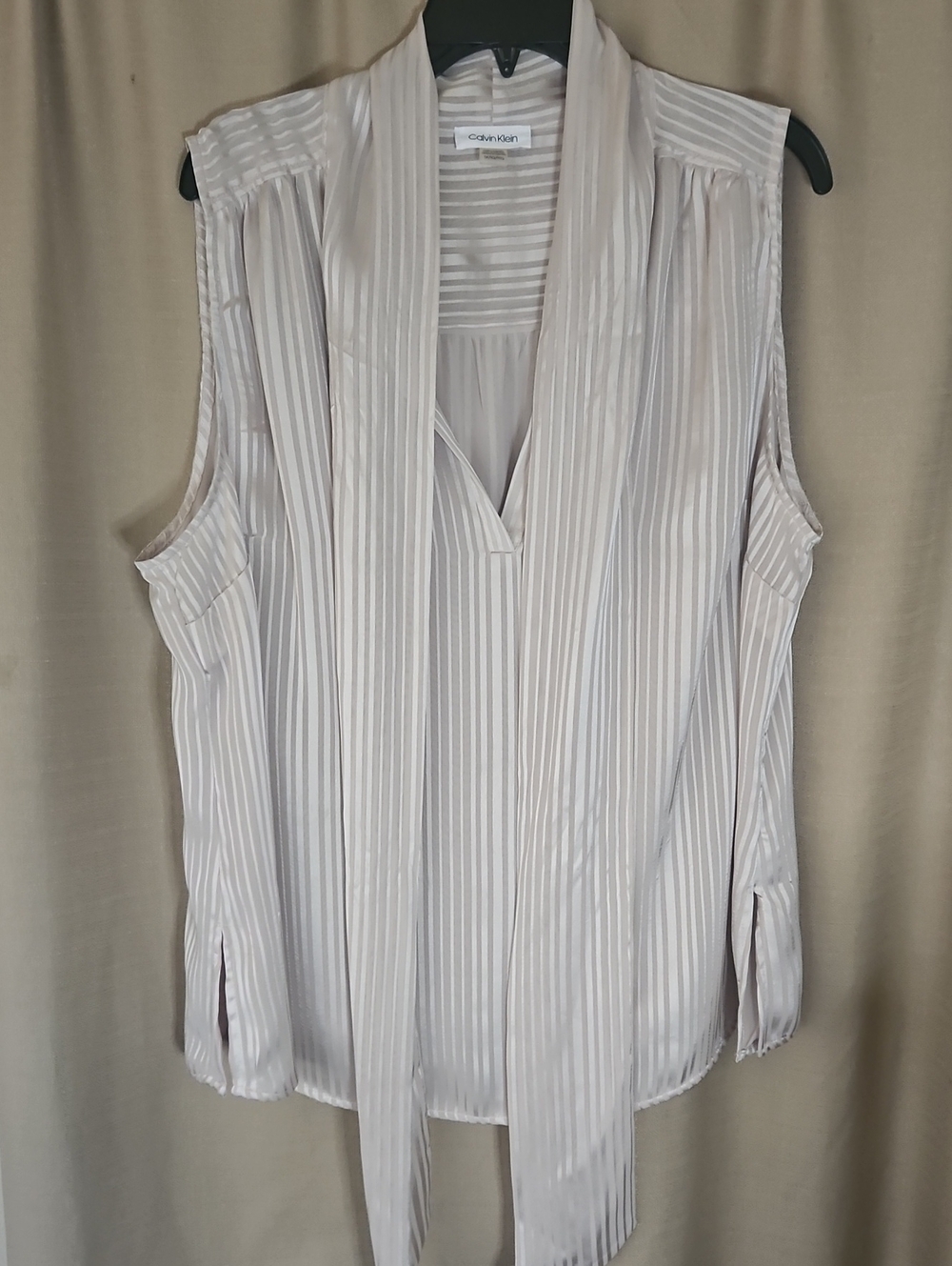 EUC Calvin Klein Satin Top